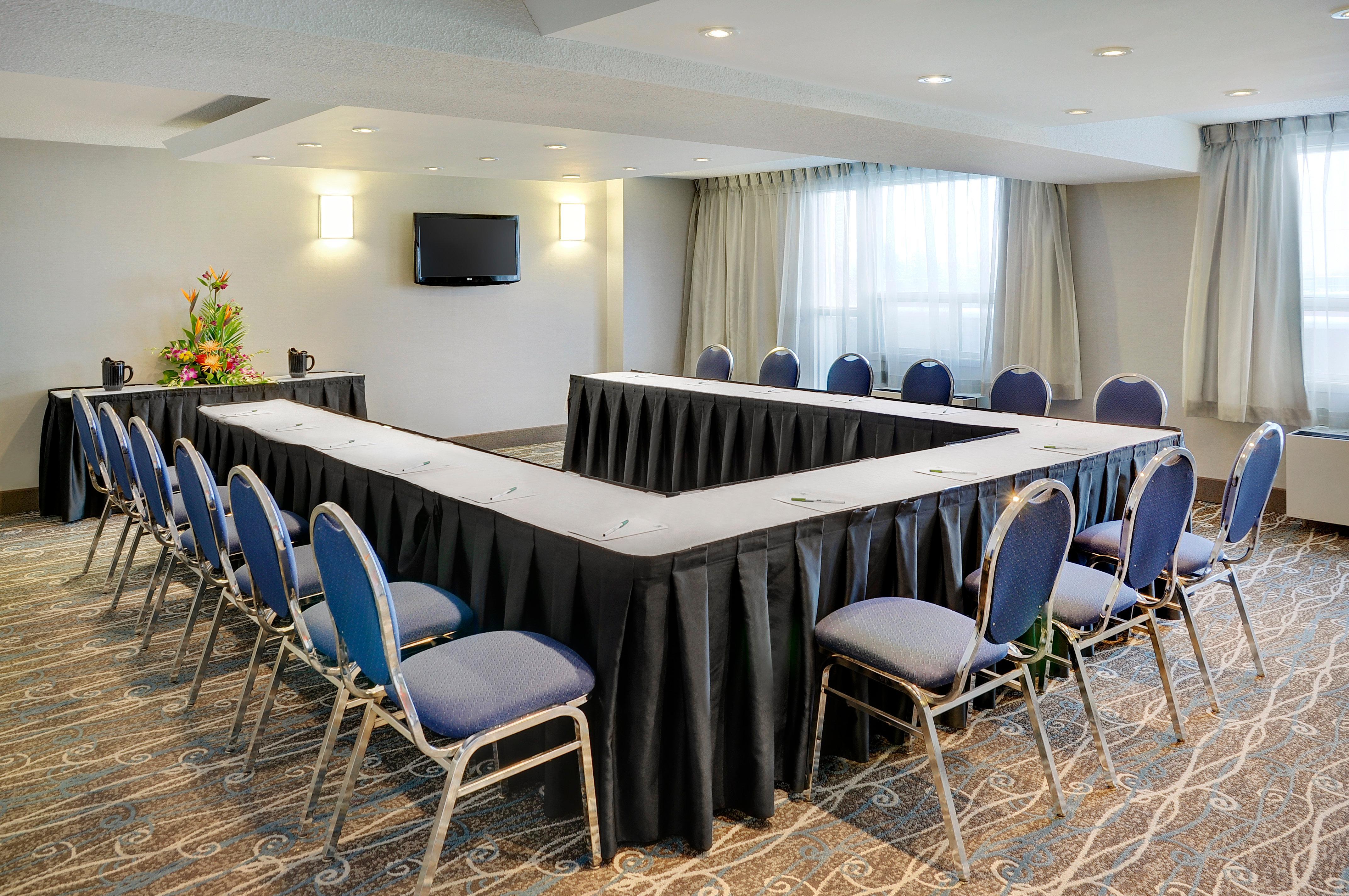 Holiday Inn Hotel & Suites London By Ihg Εξωτερικό φωτογραφία