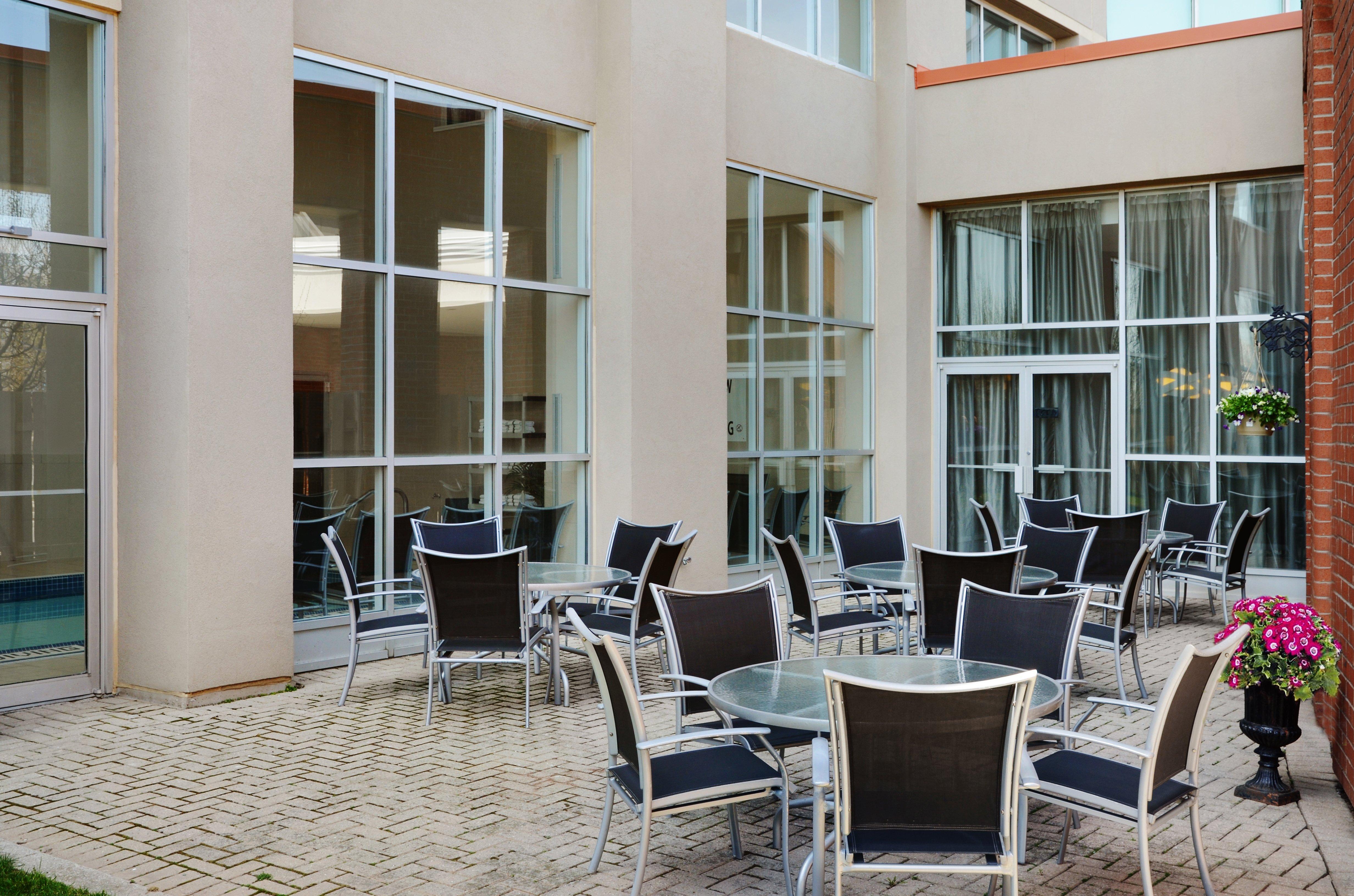 Holiday Inn Hotel & Suites London By Ihg Εξωτερικό φωτογραφία