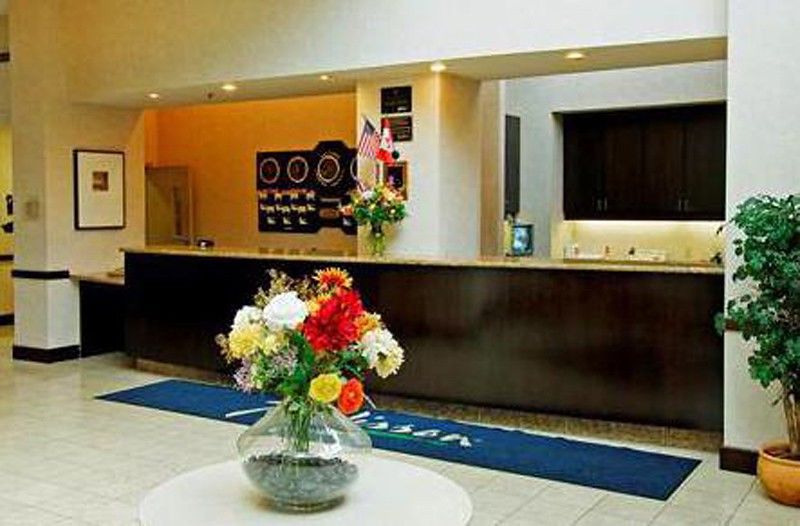 Holiday Inn Hotel & Suites London By Ihg Εξωτερικό φωτογραφία