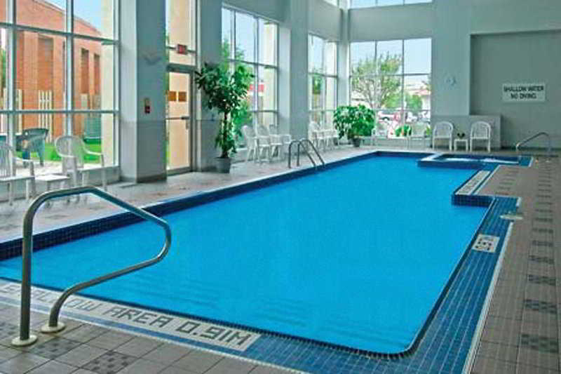 Holiday Inn Hotel & Suites London By Ihg Εξωτερικό φωτογραφία